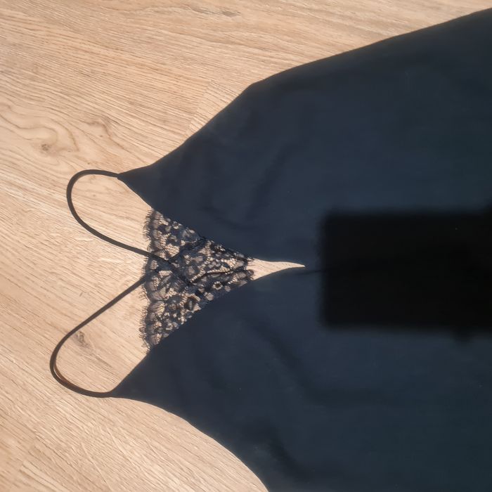 Top shop sukienka mała czarna na ramiączkach przeplatanych na plecach