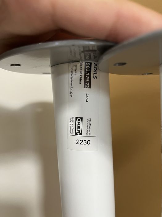 Tampo de secretária efeito carvalho + duas pernas ajustáveis como novo