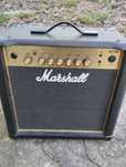 Amplificador Marshall MG15R