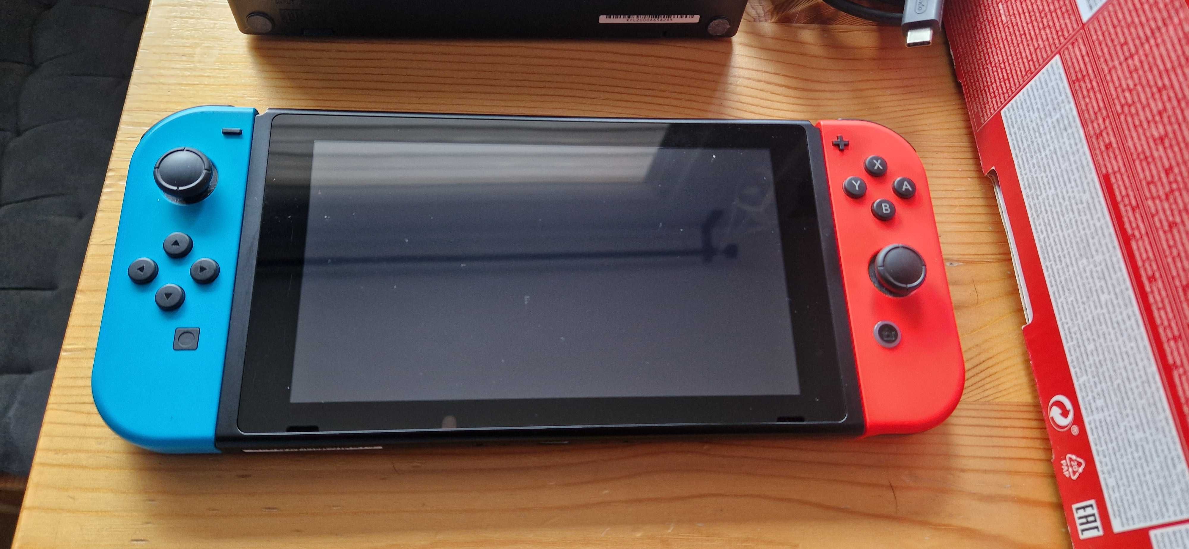 Konsola Nintendo Switch + Gra Star wars +akcesoria