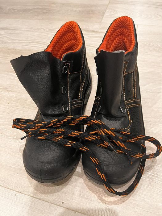 Продам новые рабочие ботинки