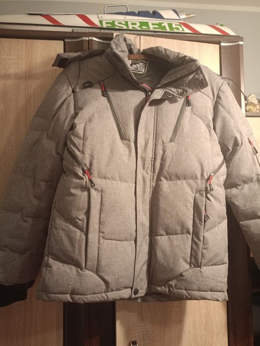 Kurtka zimowa ocieplana z kapturem