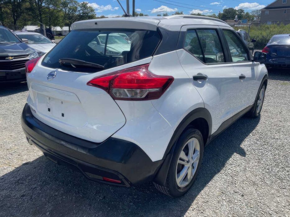 Nissan Kicks S      2019