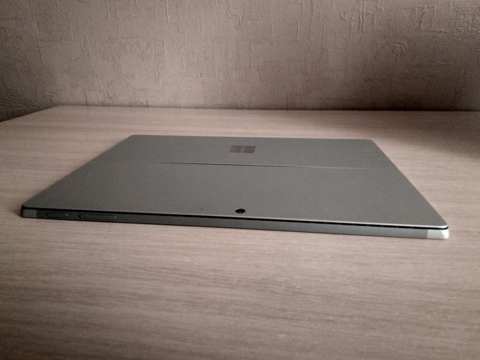 Microsoft Surface pro 7 Plus  8/256