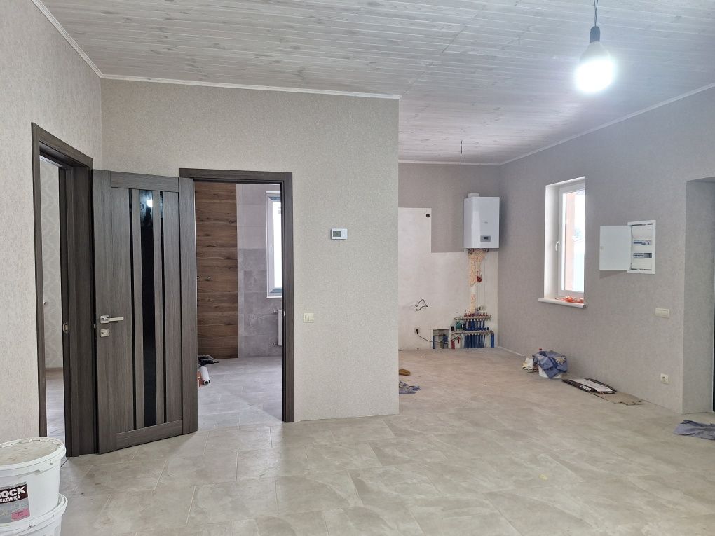 Будинок з терасою 80 м РЕМОНТ на 5 сотках біля центру Борисполя