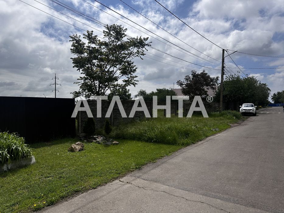 Участок 20 соток в центре села. Визирка.