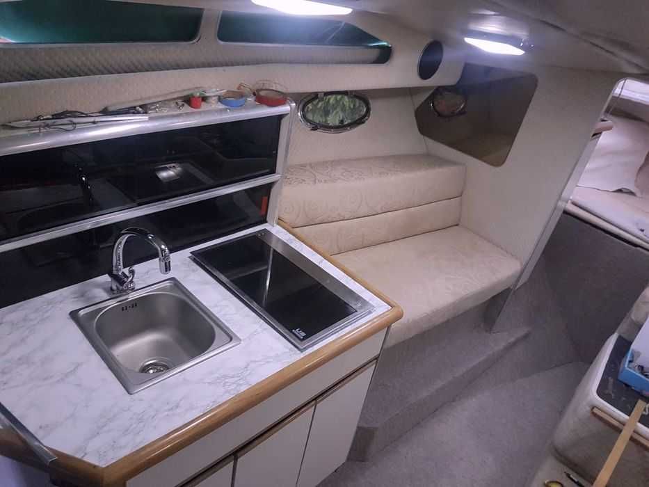 Motorowka Bayliner 2955 Avanti lodz motorowa silnik Diesel Mercruiser