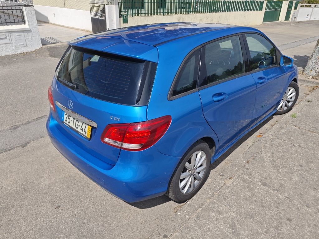 B180 azul em excelente estado