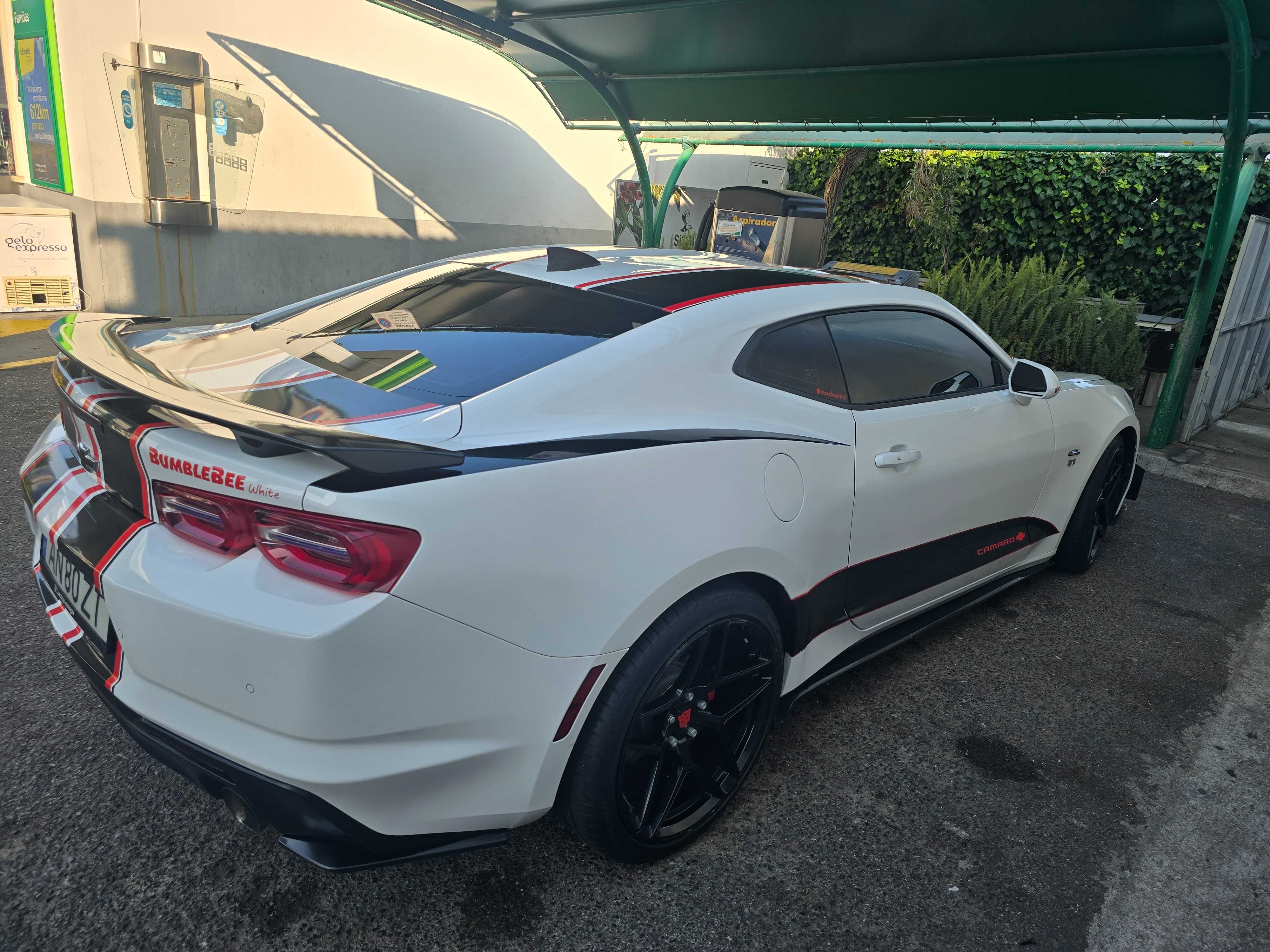Camaro semi-novo Lindo.