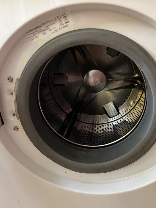 Неробоча  Electrolux ewc1150, висота 65см