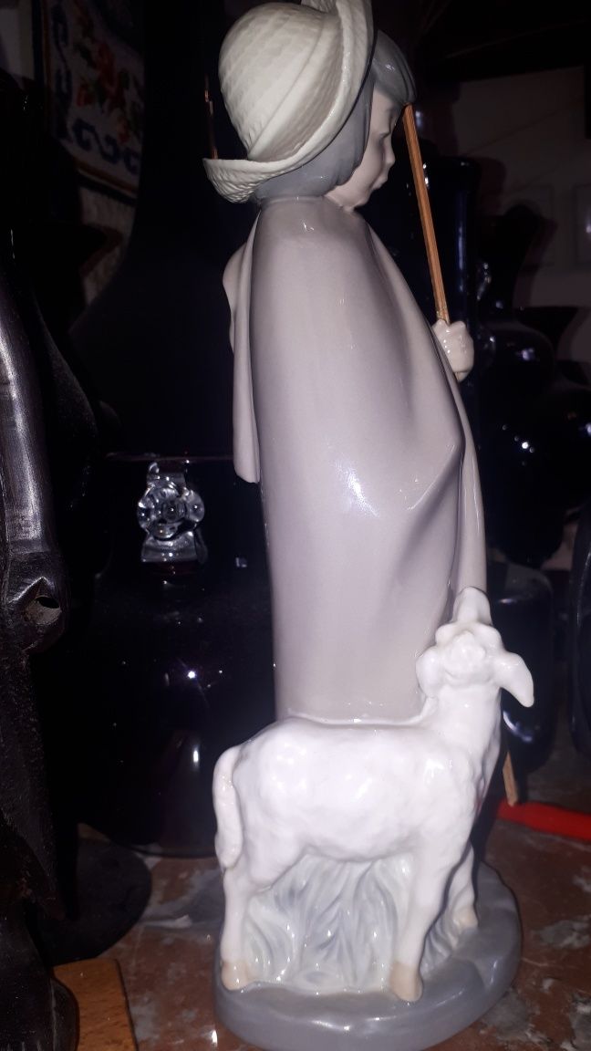 Pasterka Nao Lladro porcelana 27 cm