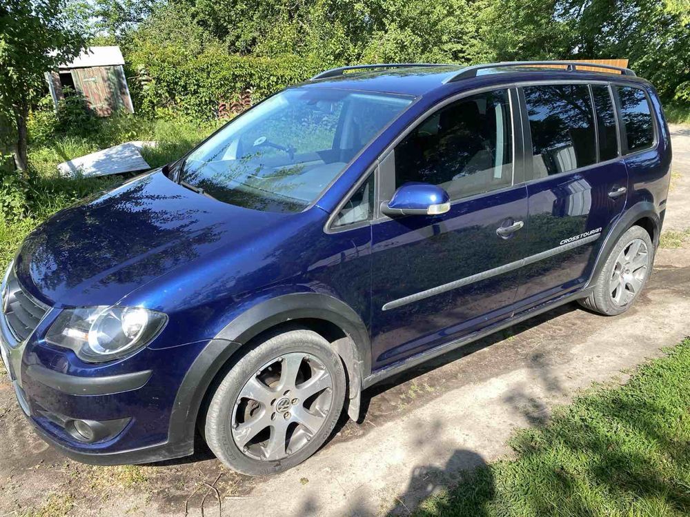 Volkswagen touran cross