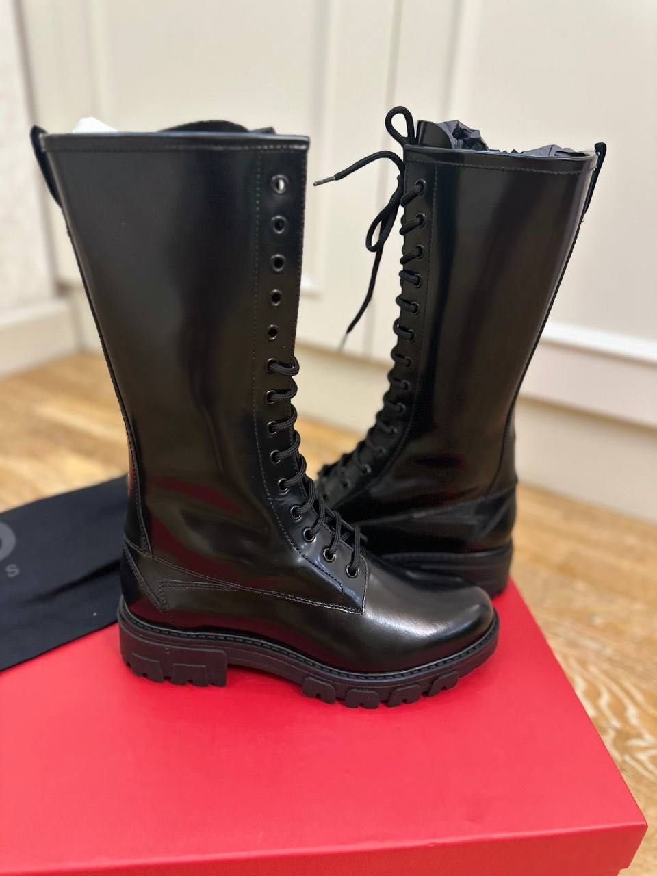 Нові жіночі шкіряні ботинки HUGO BOSS Axel Mid Boot-A, розмір 38