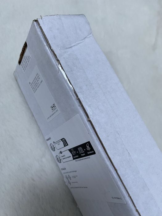 Białe żaluzje Ikea