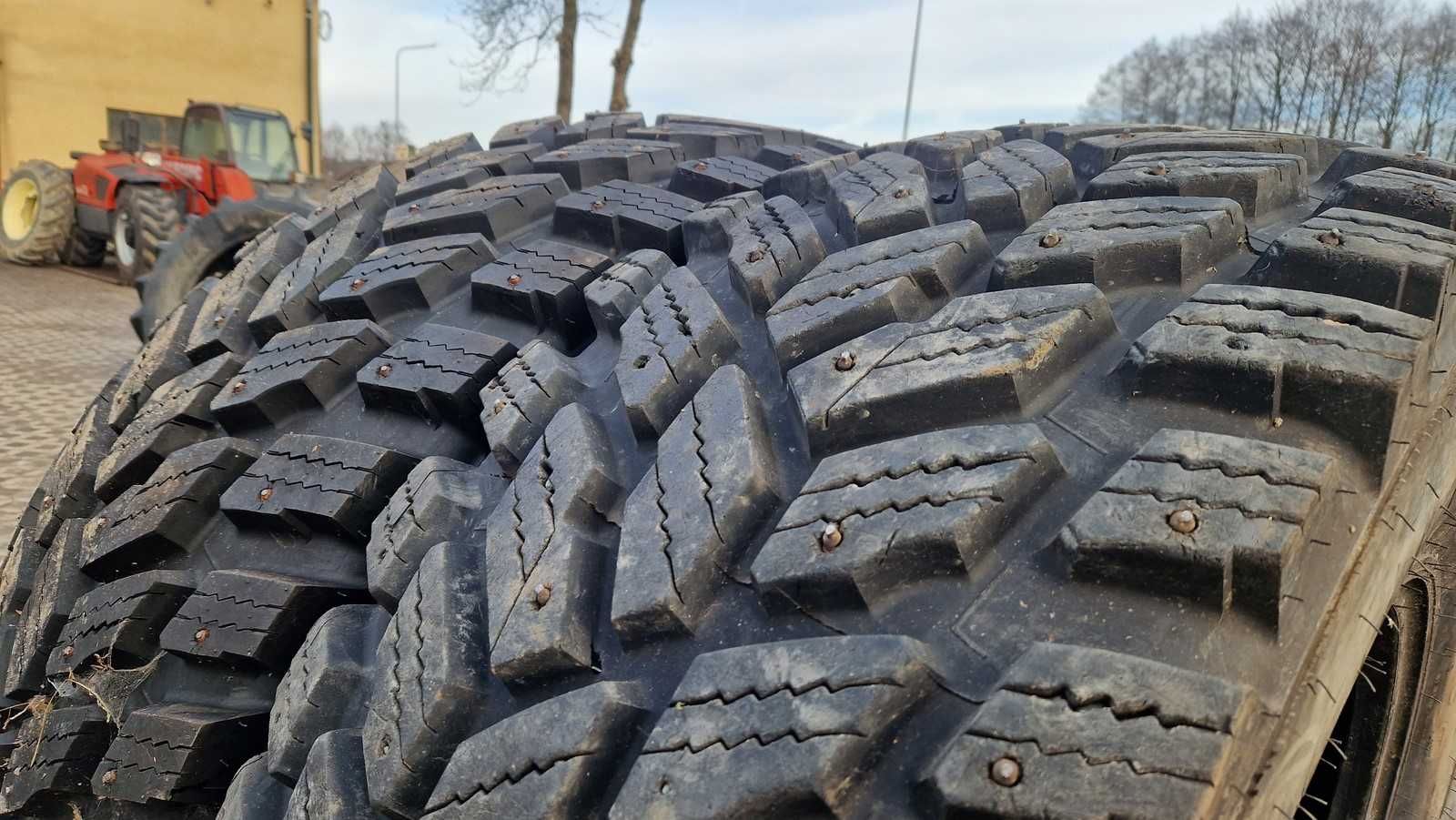 540/65R30 540/65-30 Nokian HAKKAPELIITTA 99% bieżnik