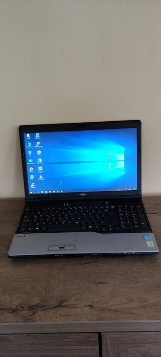 Fujitsu E752 i3 2.2GHz 4GB RAM 128GB SSD WIN10