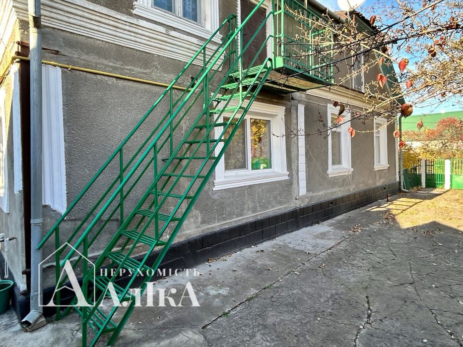 Продам будинок — ідеальний варіант для проживання двох сімей!