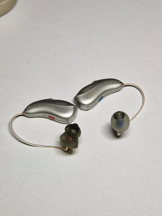 Phonak Audeo L30-R aparat słuchowy dwie słuchawki lewa i prawa