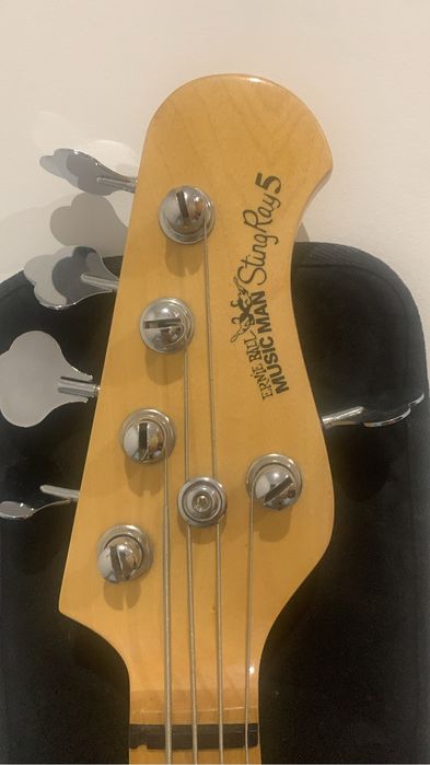Baixo Music Man Stingray 5