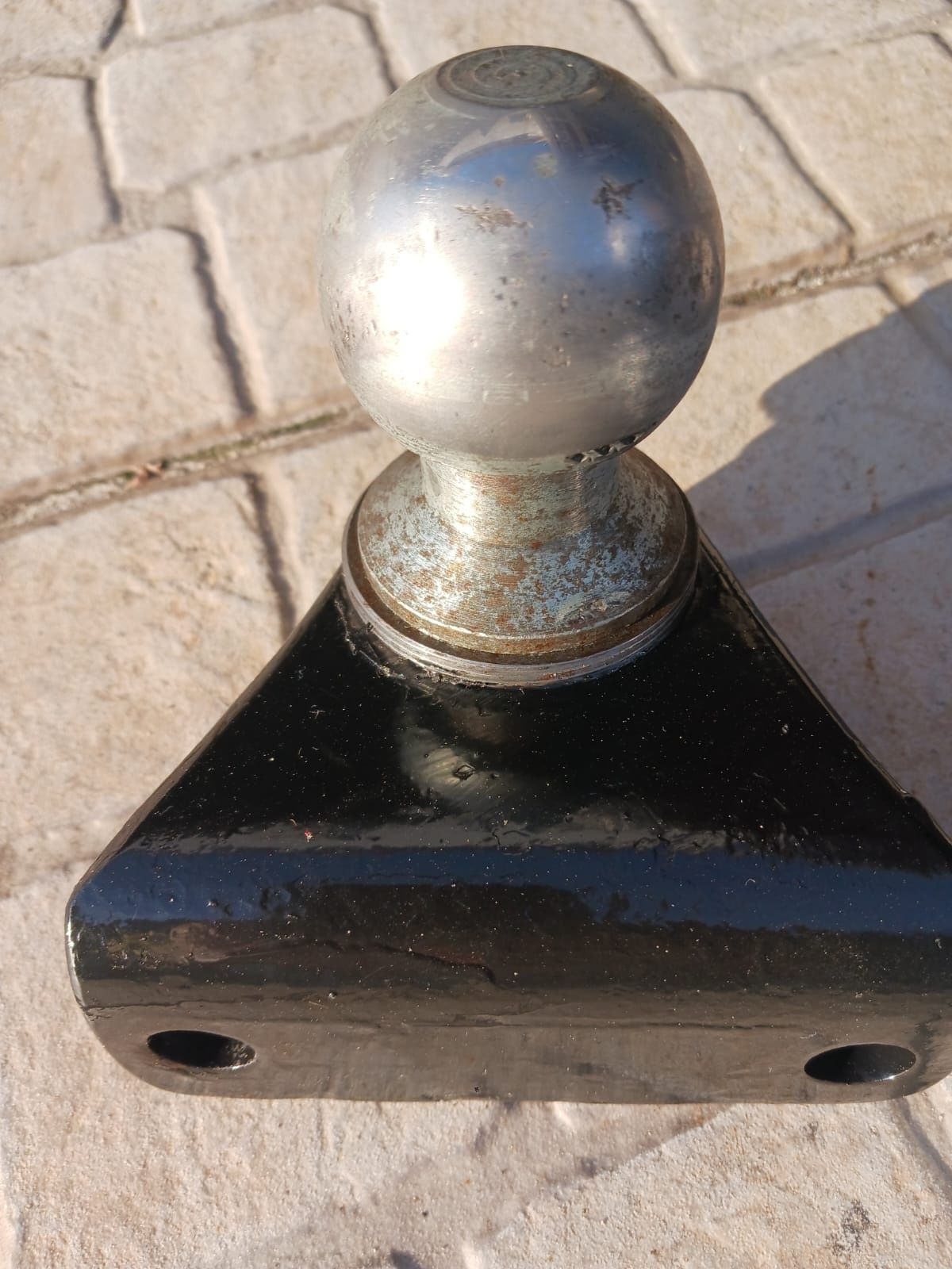 Novo preço. Bola de reboque para carro. Eram 20€. Agora 15 €