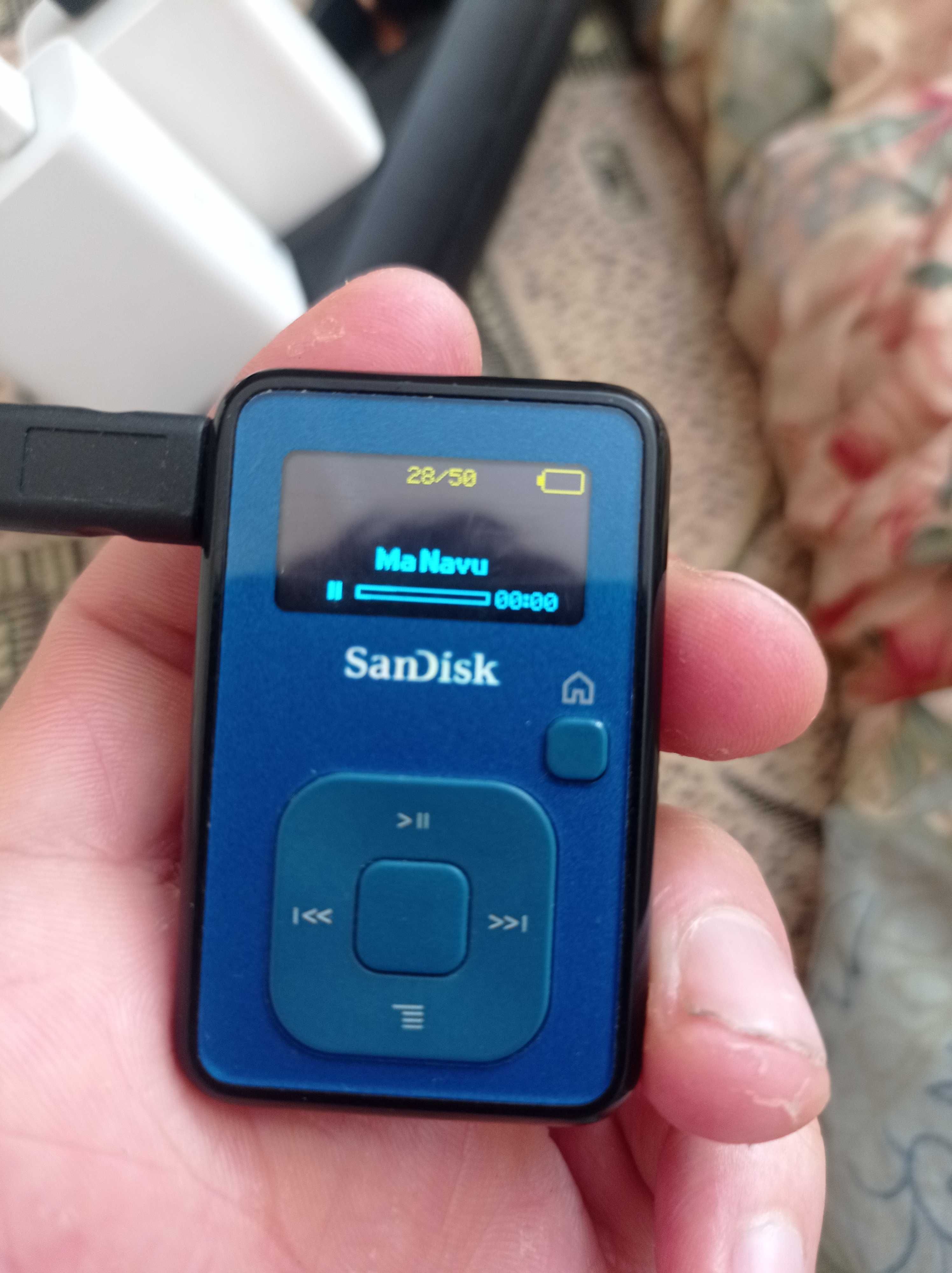 Продам pm3 плеер san disk sansa clip+4gb