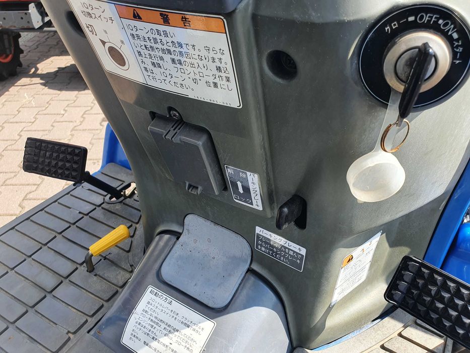 Traktor ISEKI diesel  4x4 jak nowy wspomaganie ,  ( Kubota )