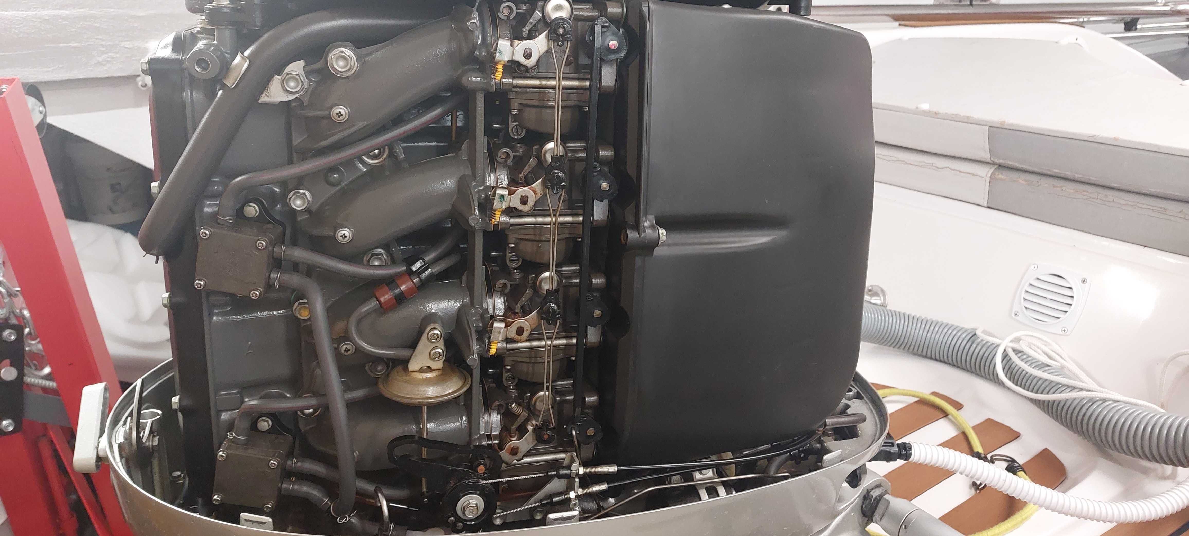 Motor Honda BF90 CV impecável.