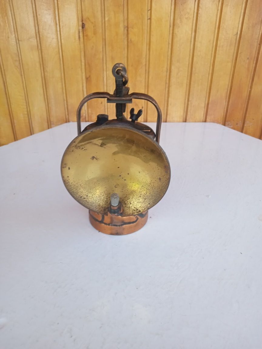 Stara lampa karbidowa