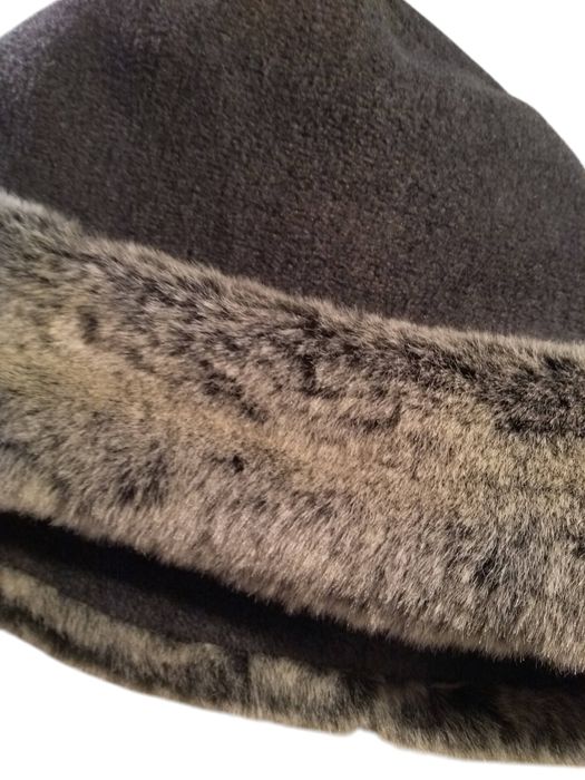 Ciepła czapka z futerkiem