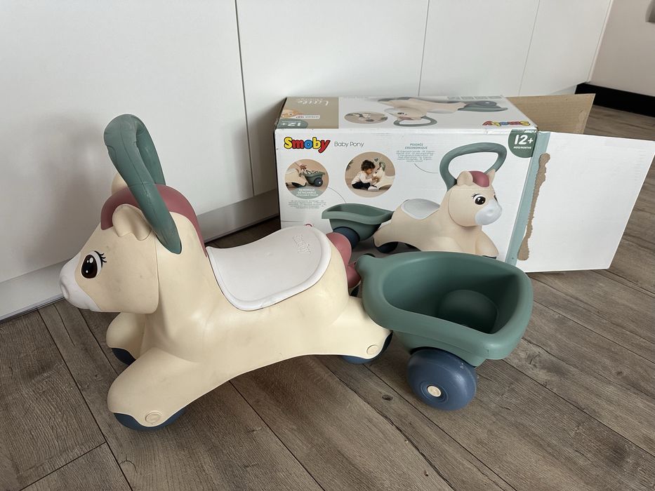 Jeździk smoby koń przyczepka