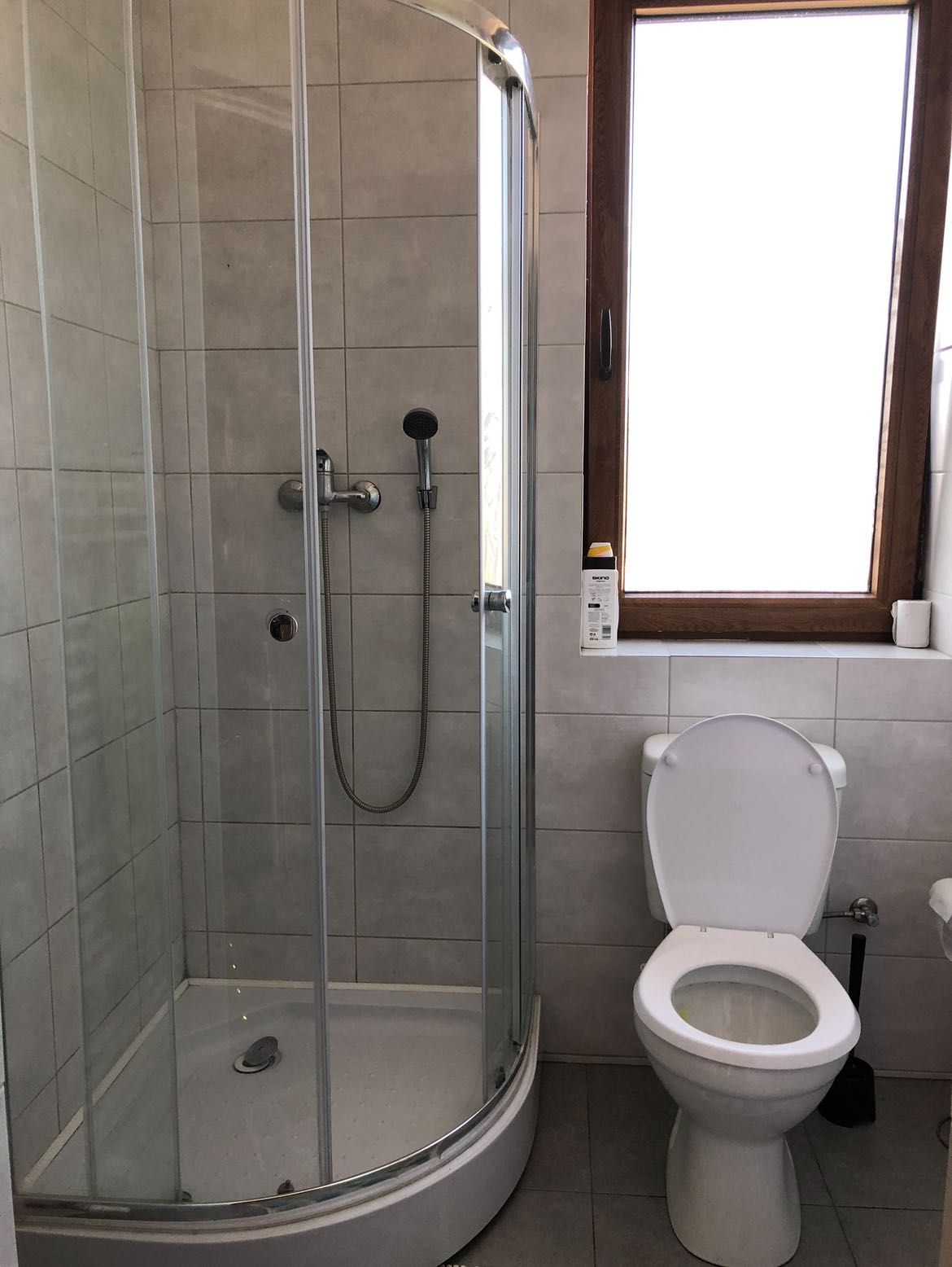 Noclegi dla Firm, kwatery pracownicze  Studio 7 i 3 osobowe z łazienka