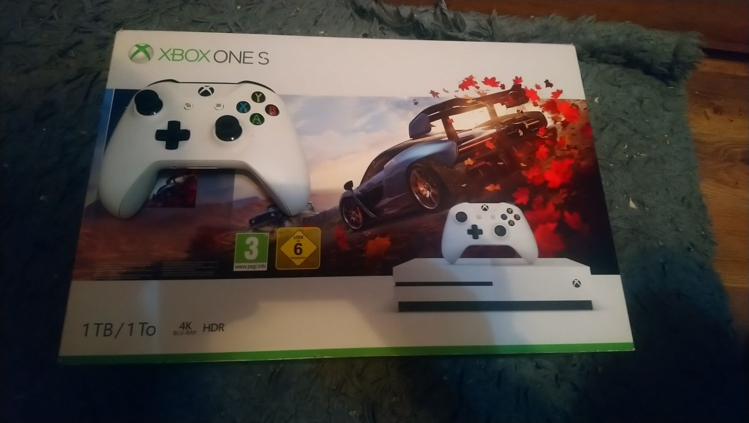 Xbox One S-1Tb 4K HDR+pad i okablowanie