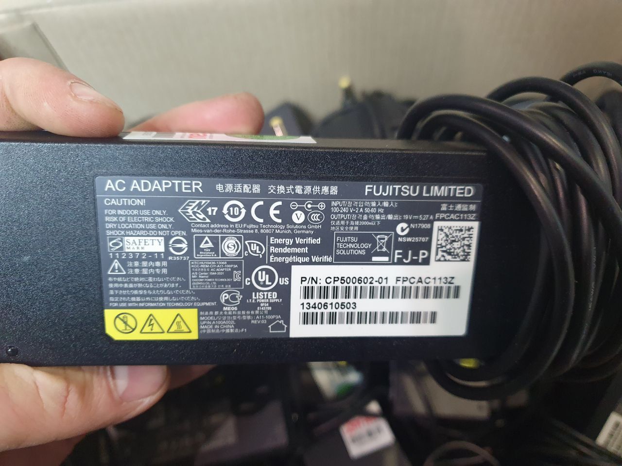 Fujitsu Asus Toshiba 100W блок живлення оригінал 19V 5.27A 5.5x2.5