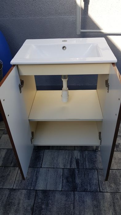 Umywalka z szafką