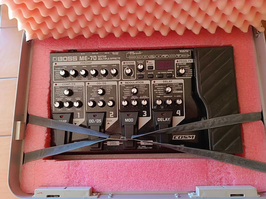 Pedaleira de Guitarra Boss ME 70 em muito bom estado