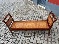 Vendo cadeira canapé vintage em madeira com embutidos