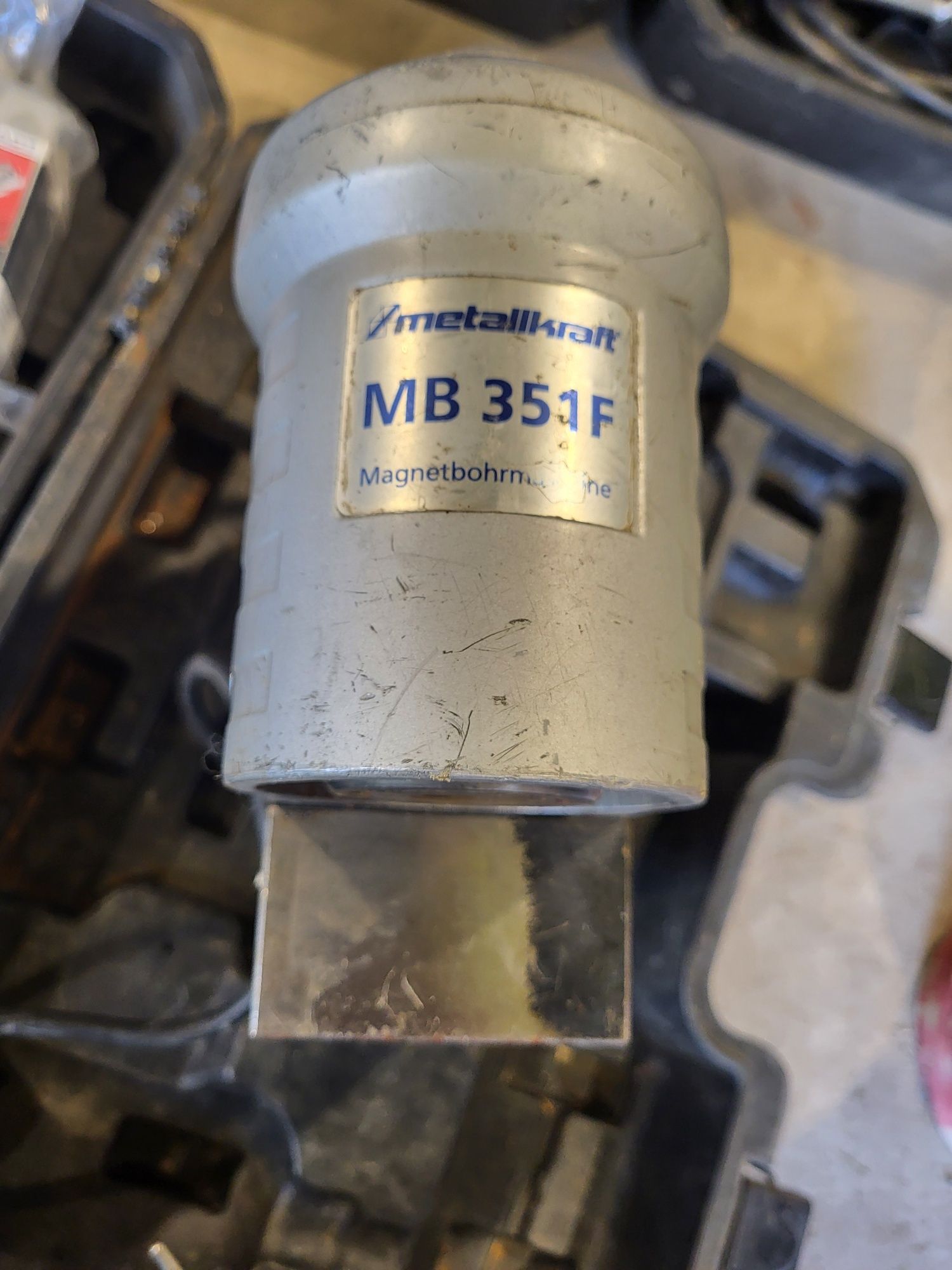 Свердлильний верстат на магнітному підставі Metallkraft MB 351 F