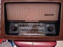 Rádio antigo Nordmende Carmen