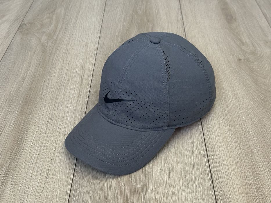 Кепка сіра Nike Dri fit