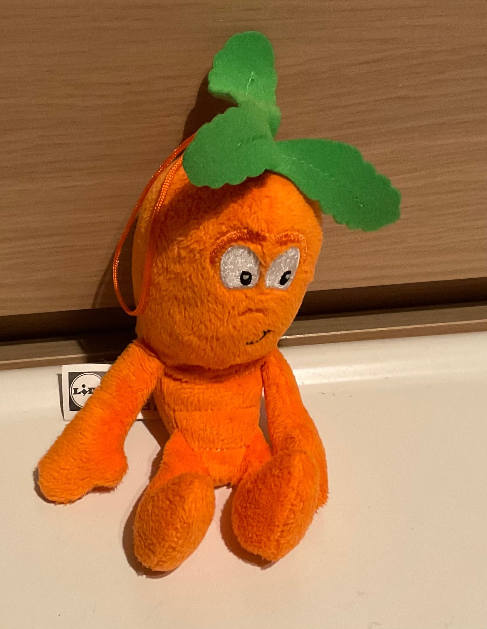 Maskotka  Marchew  wysokość 20 cm