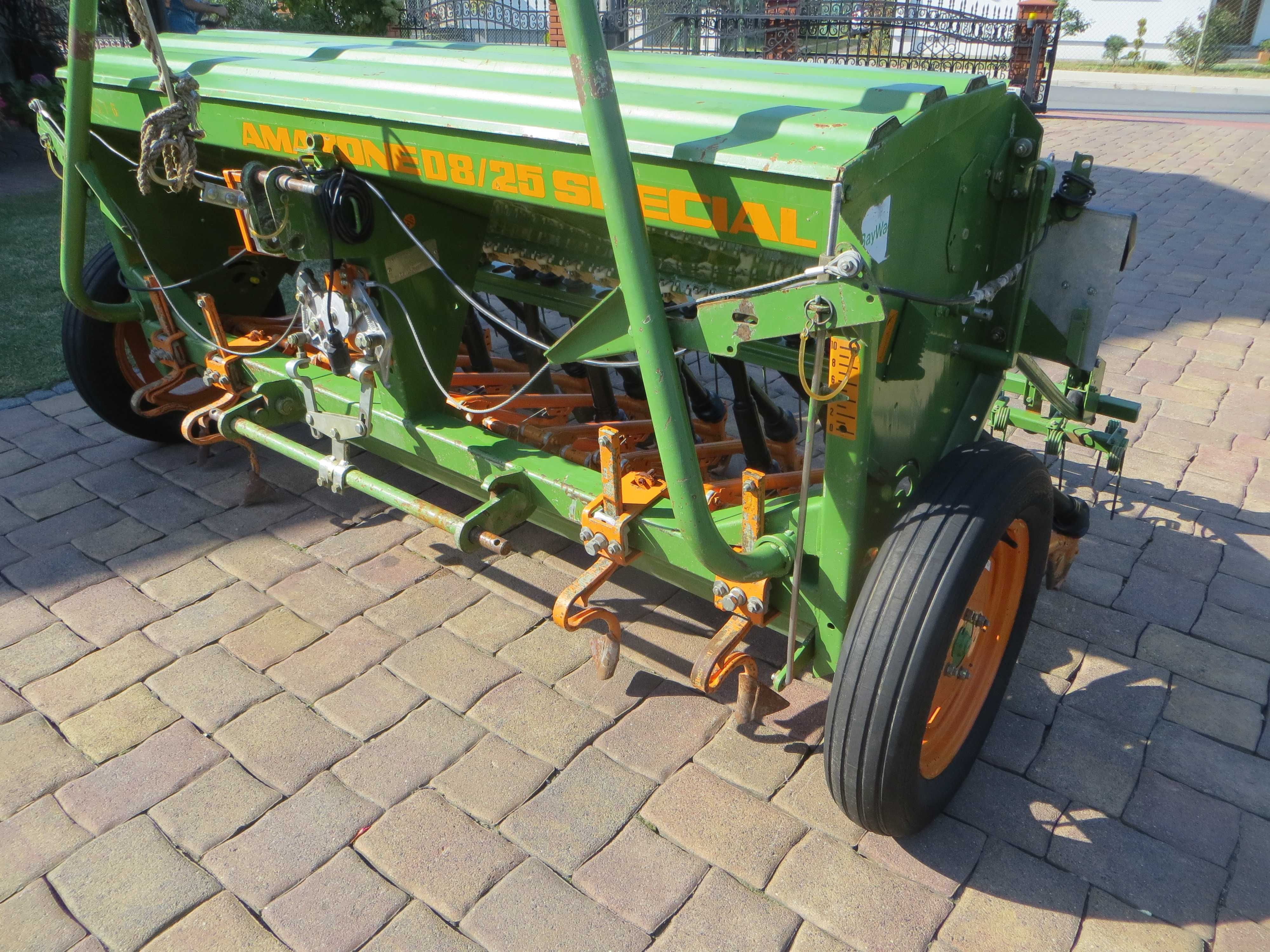 Siewnik do zboża Amazone D8 Special szer.2,50 m.