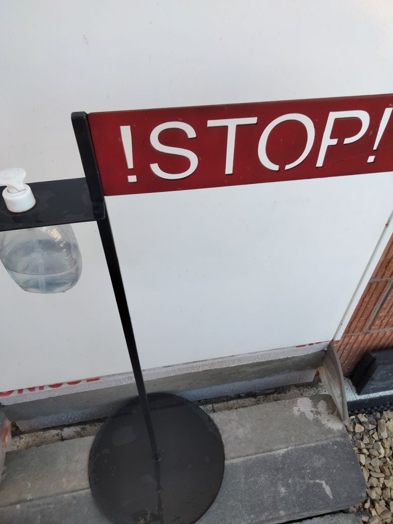 Napis wejście stop z dozownikiem baner