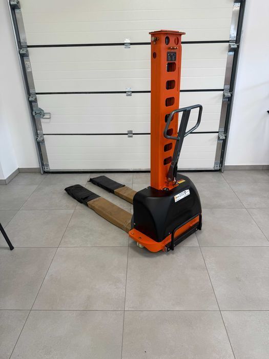 Wózek samozaładowczy elektryczny paleciak masztowy winda 500 kg 130 cm