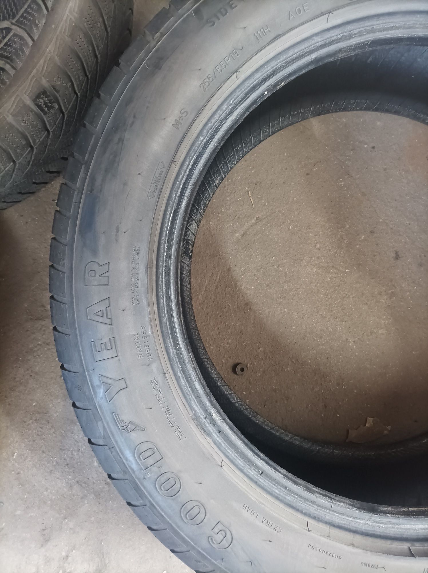 Opony wielosezonowe 255/55 R19