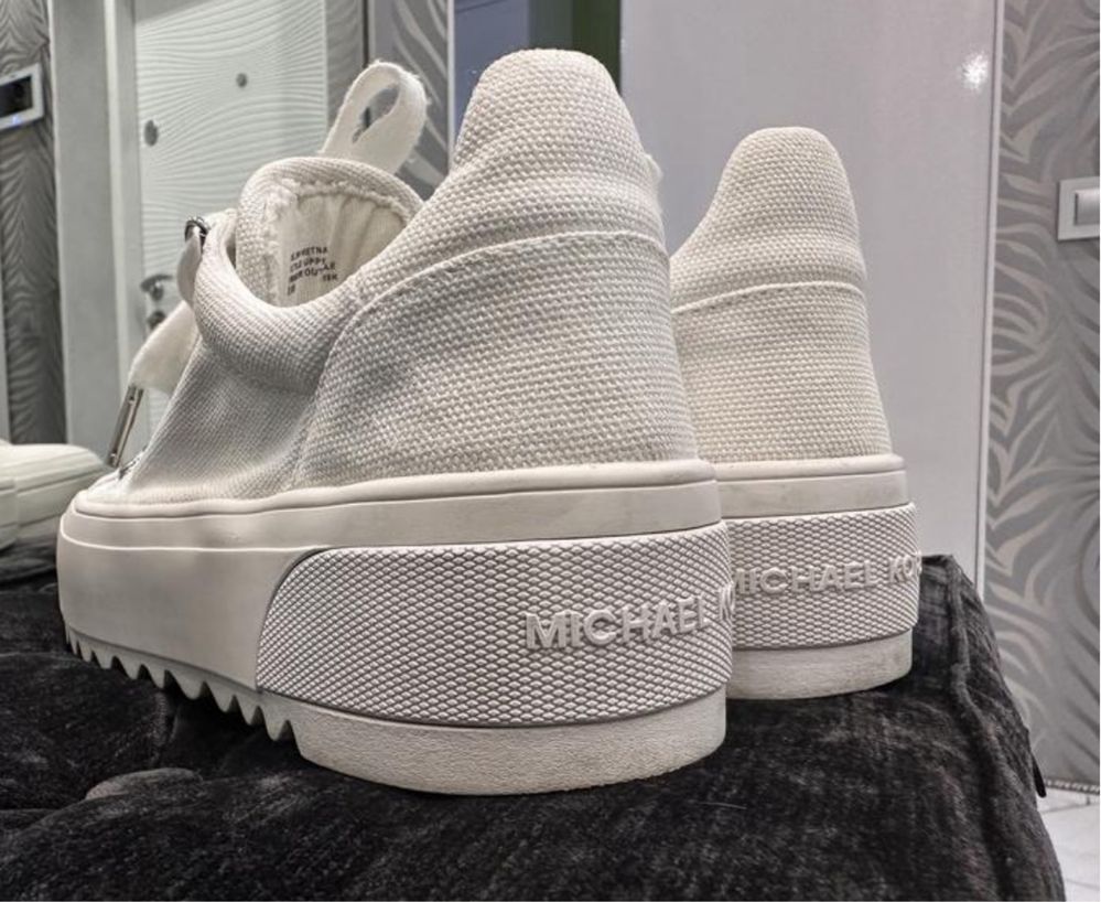 Білі кеди Michael Kors