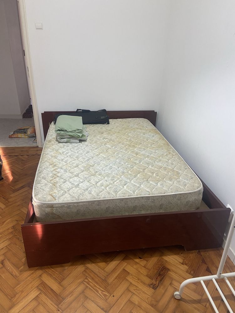 CAMA COMPLETA - colchão limpo e desinfetado a poucos meses