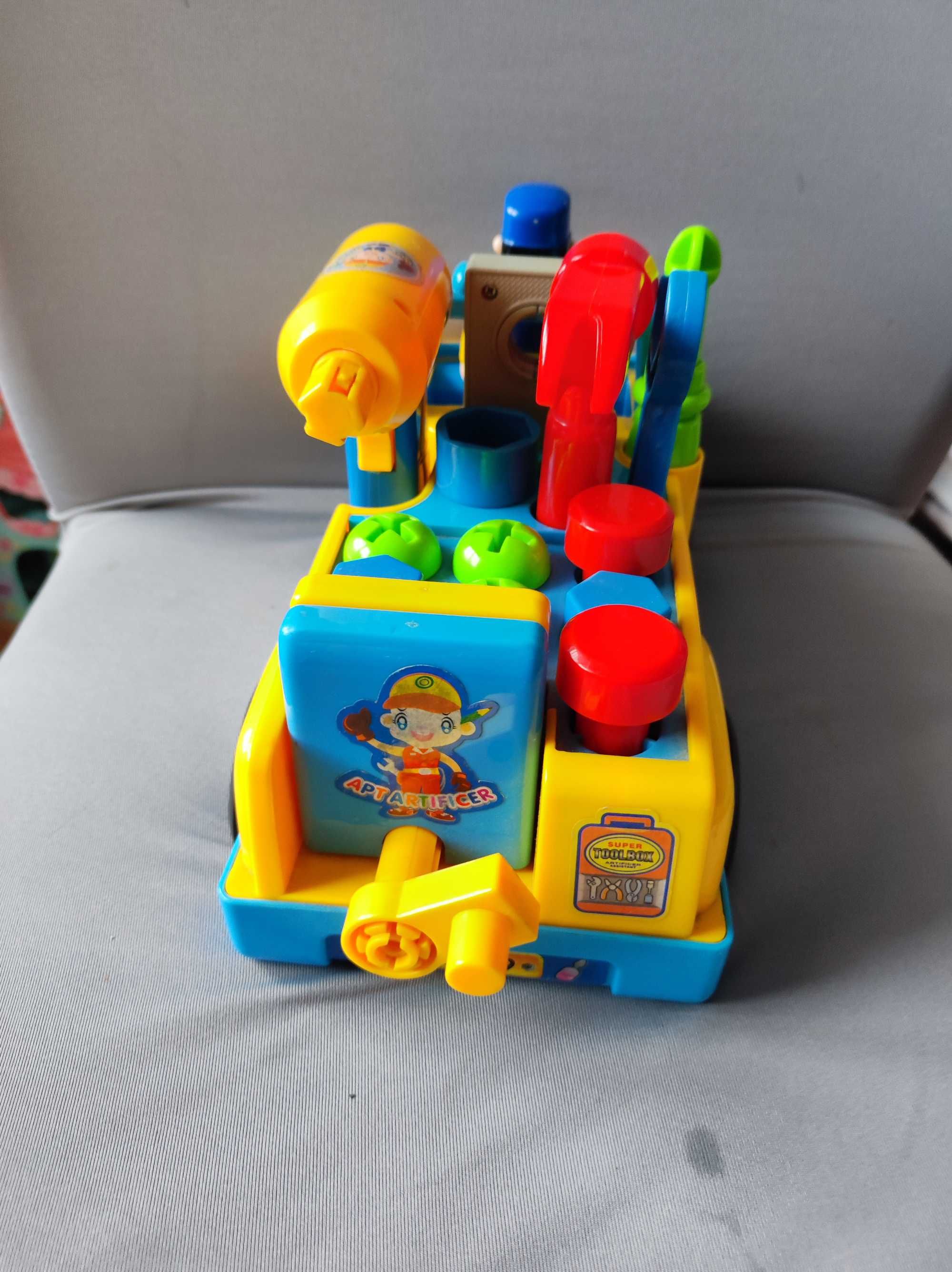 Auto Do Rozkręcania i Skręcania + Narzędzia jeździ i gra