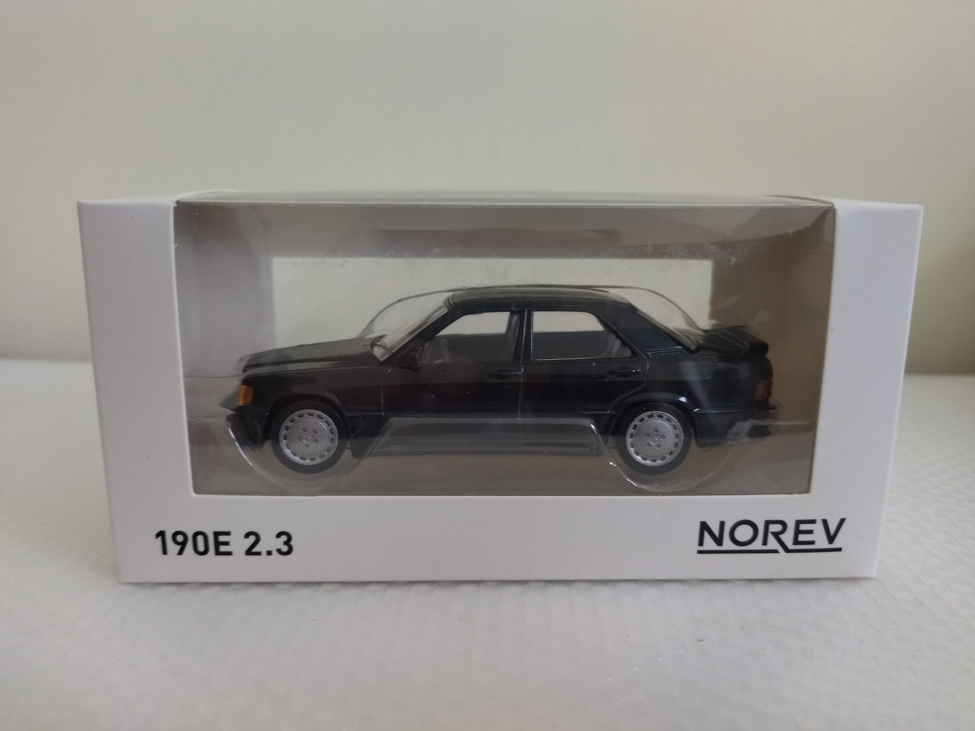 Miniatura Mercedes 190E 2.3 16V Nova 1/43