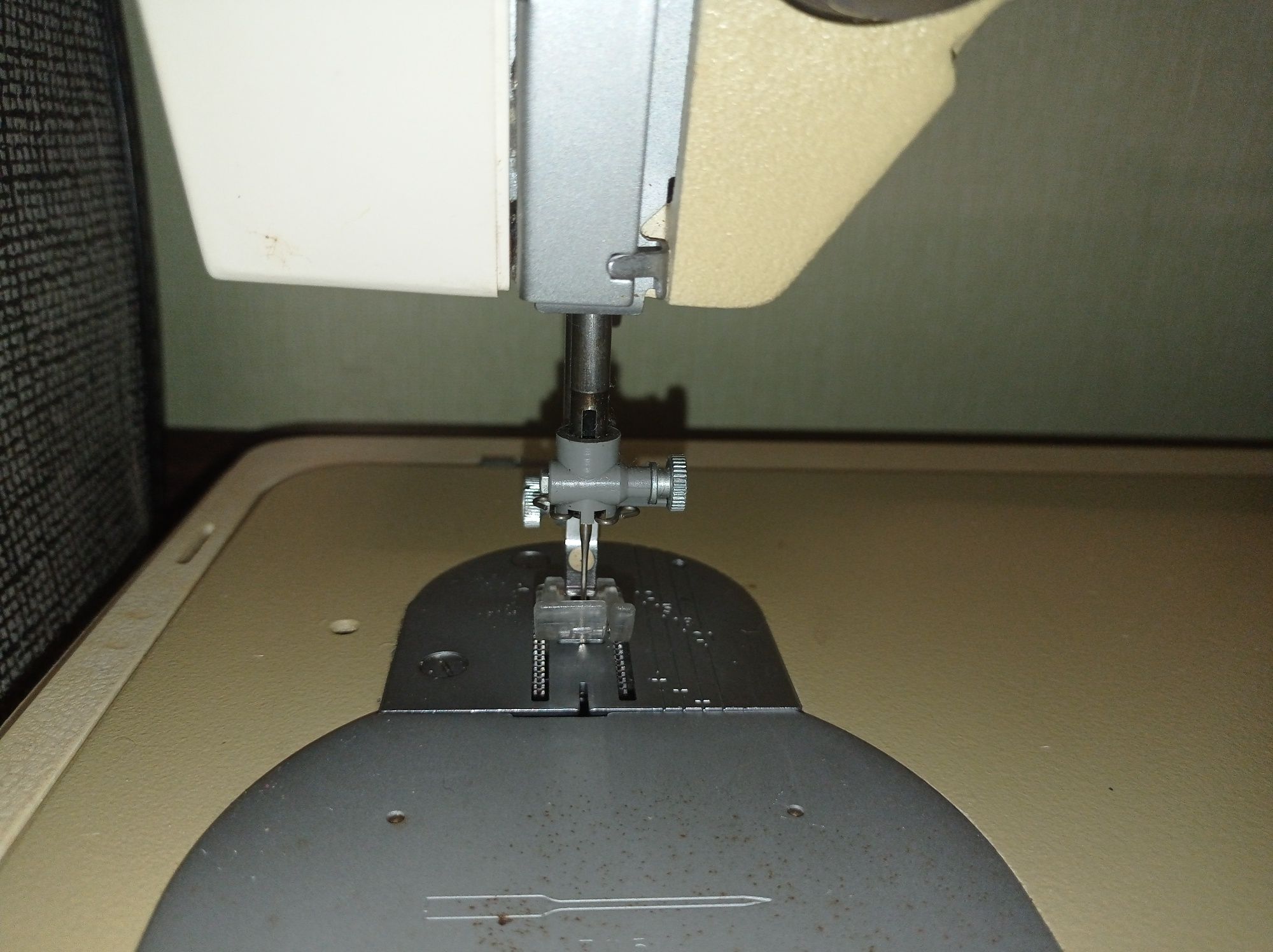 Veritas 8014/43 нова швейна машинка вінтаж НДР
