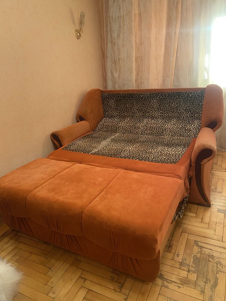 Розкладной диван ,8000 гр